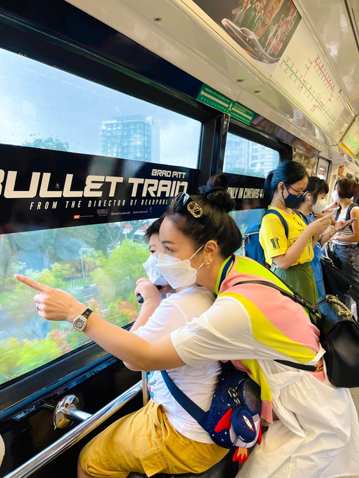 Nhật Kim Anh ‘quậy’ tưng bừng khi du lịch cùng chồng cũ và con trai - Ảnh 10.