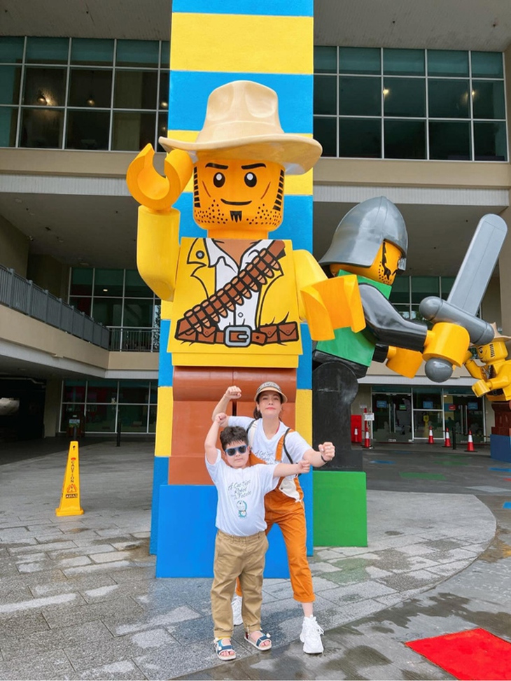 Nhật Kim Anh ‘quậy’ tưng bừng khi du lịch cùng chồng cũ và con trai - Ảnh 4.