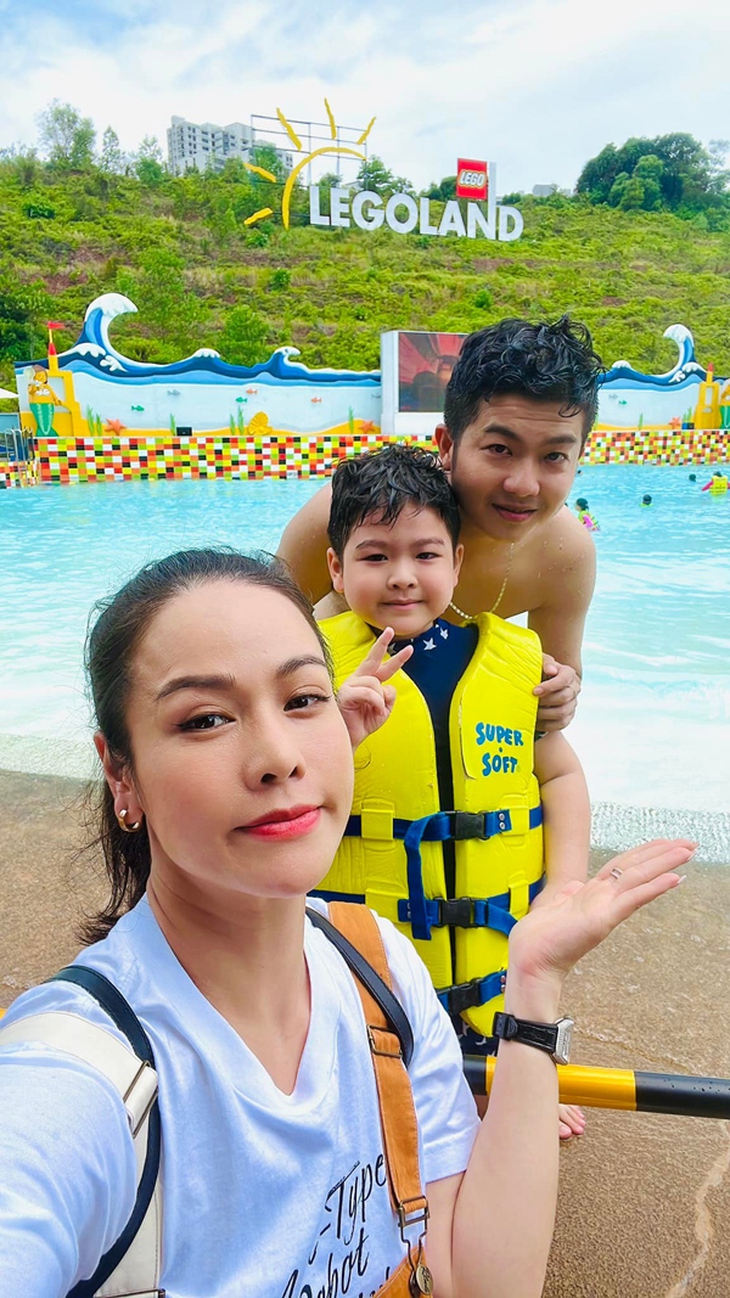Nhật Kim Anh ‘quậy’ tưng bừng khi du lịch cùng chồng cũ và con trai - Ảnh 5.
