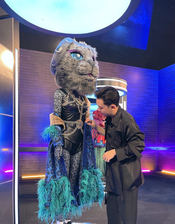 Loạt mascot hóa thân cầu kỳ gây sốt ở Ca sĩ mặt nạ phiên bản Việt - Ảnh 11.