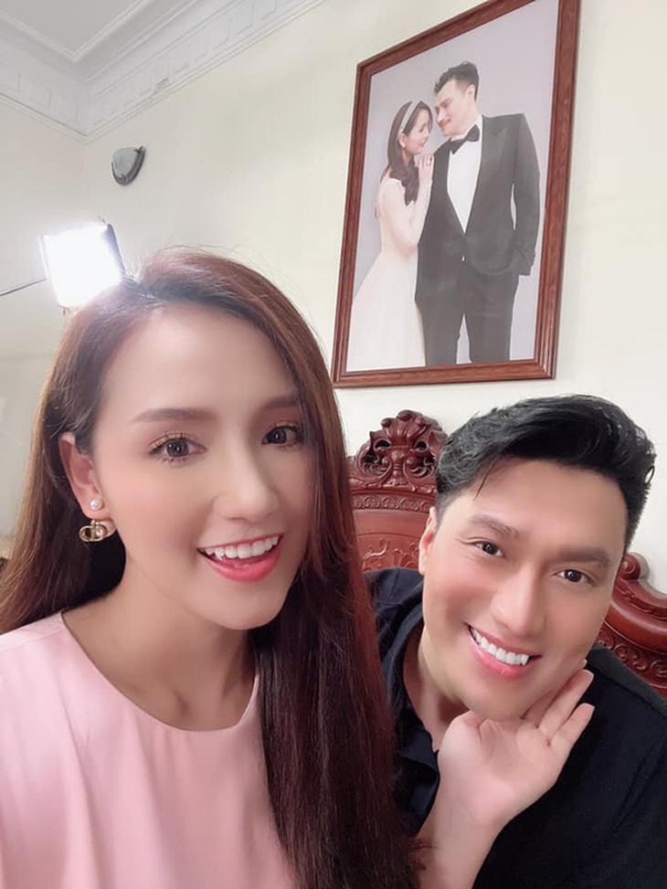 Ảnh vui sao Việt 5-8: Con gái Đông Nhi ‘đang làm duyên thì mắc ngáp’ - Ảnh 8.