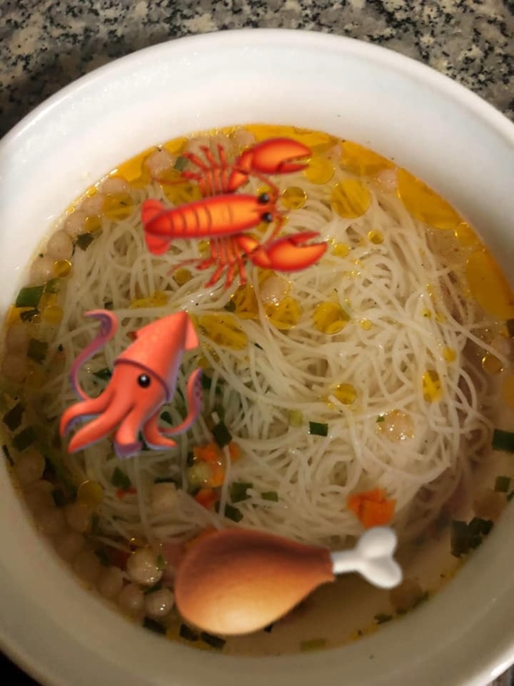 Tém tém miệng cười trước bữa ăn của hội sinh viên tương lai - Ảnh 7.