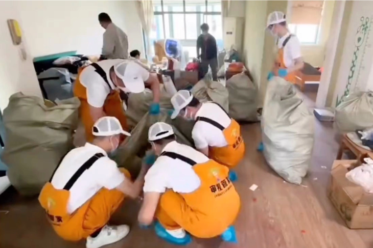 Công ty cung cấp dịch vụ osin chỉ tuyển lao động nam - Ảnh 2.