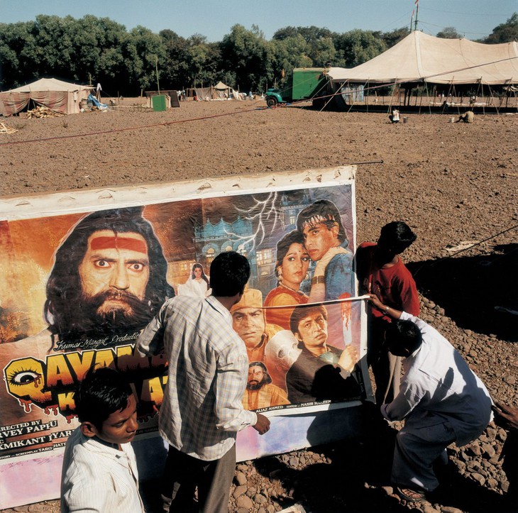 Màn bạc trong lều, theo những vòng xe - Ảnh 6.