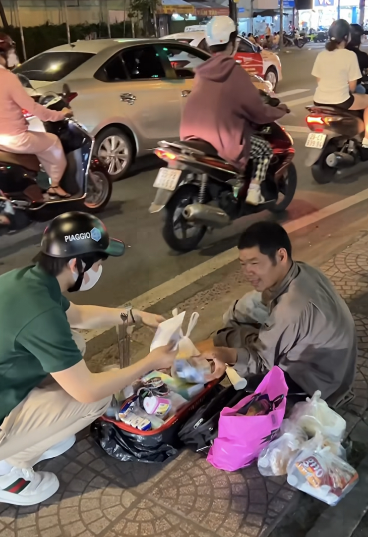 Tiếp nối chuỗi video ý nghĩa trên TikTok, Tun Phạm gửi tặng niềm vui mùa Trung thu - Ảnh 2.