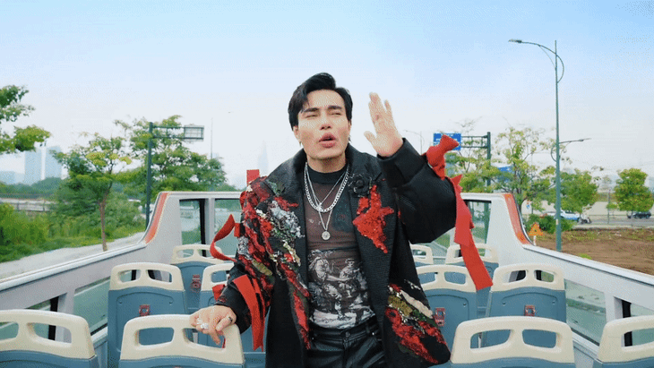 Bị cà khịa hoài, Lê Dương Bảo Lâm ra dẻ phát hành luôn MV rap - Ảnh 2.