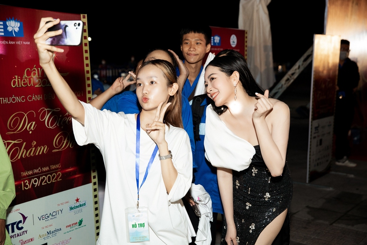 Mai Thanh Hà xuất hiện như Chương Tử Di Việt Nam tại Cánh diều vàng 2021 - Ảnh 5.