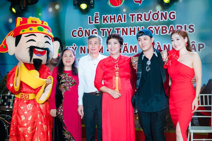 Dương Tùng Nhân áp lực khi thấy MOMO, Amee có sự nghiệp khởi sắc trong V-pop - Ảnh 2.