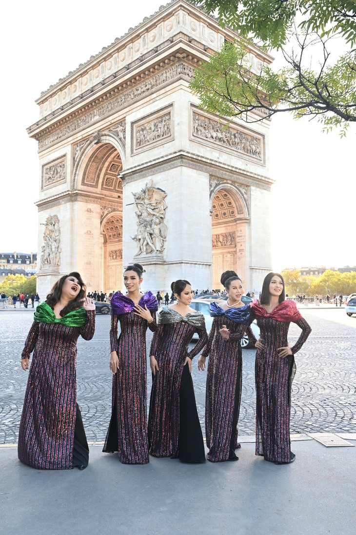 Cờ ra con mấy con số gì đây... qua đến trời Tây - Ảnh 3.