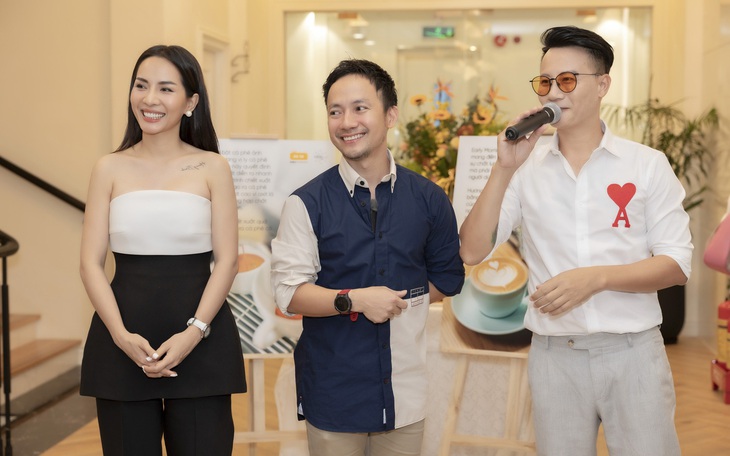 Dàn sao hội tụ mừng rapper Tiến Đạt 