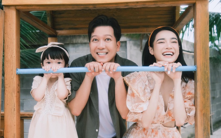 Nhã Phương - Trường Giang khoe ảnh ngọt ngào, kỷ niệm 4 năm ngày cưới