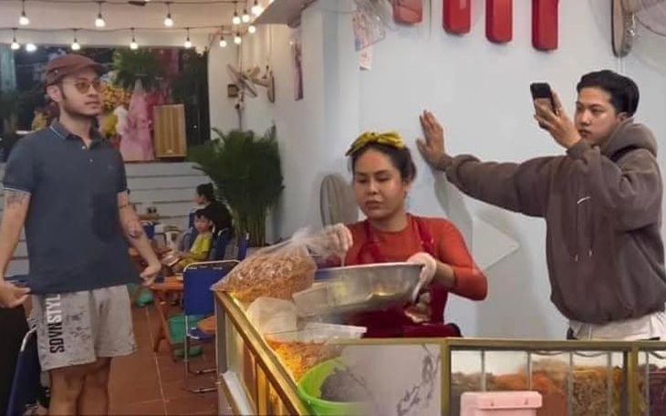 Ảnh vui 29-9: Diva Cát Thy vừa khai trương cửa hàng thì gặp 