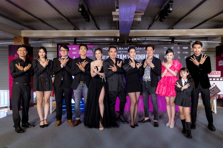 Dàn diễn viên Lật mặt 6 cùng nhau... lật mặt Lý Hải - Ảnh 1.