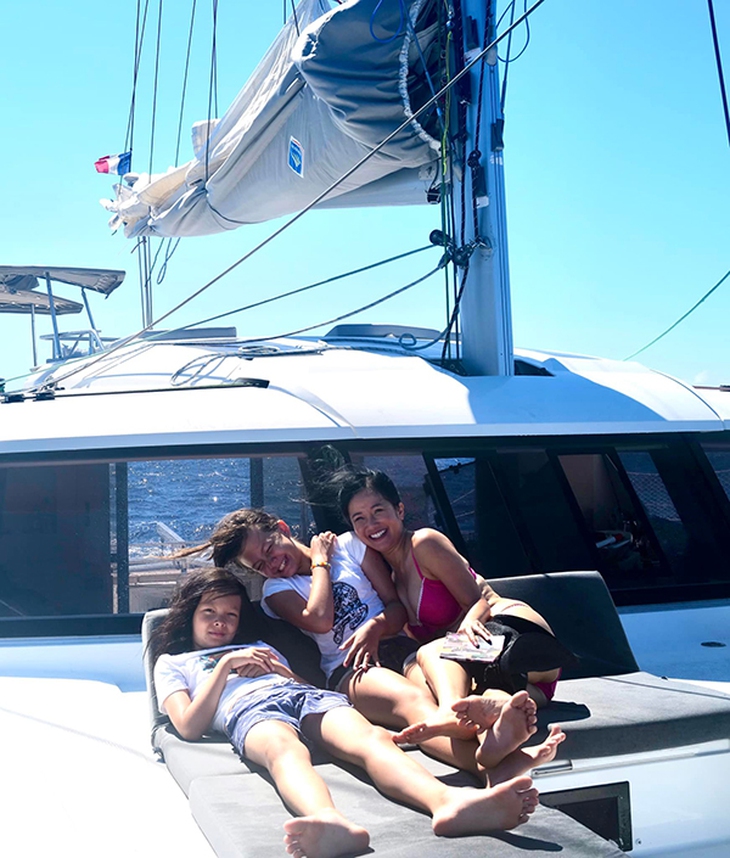 Đã 52 tuổi nhưng diva Hồng Nhung vẫn sở hữu cơ bụng 6 múi đáng ngưỡng mộ - Ảnh 1.