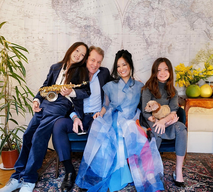 Đã 52 tuổi nhưng diva Hồng Nhung vẫn sở hữu cơ bụng 6 múi đáng ngưỡng mộ - Ảnh 8.