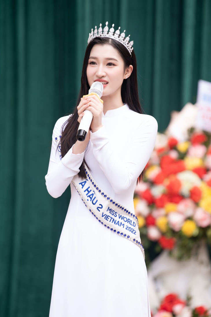 Khánh Vân, Phương Anh, Phương Nhi trở lại trường xưa gây xao xuyến - Ảnh 8.