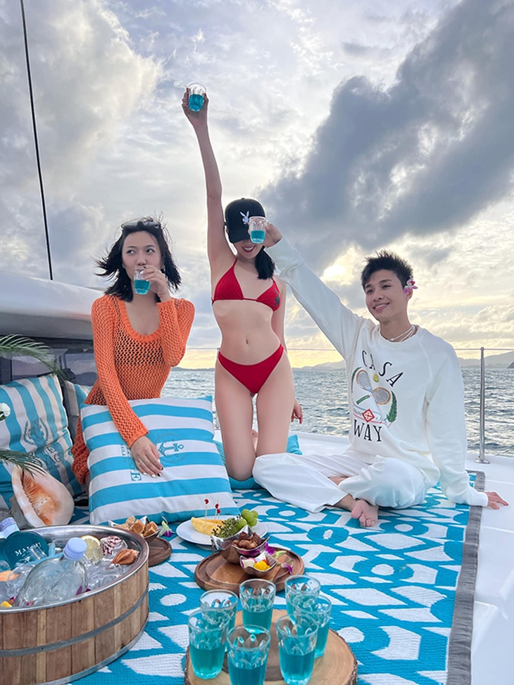 Ảnh vui sao Việt 5-9: Hai ‘nàng thơ’ nhà MC Quyền Linh đẹp rạng rỡ - Ảnh 10.