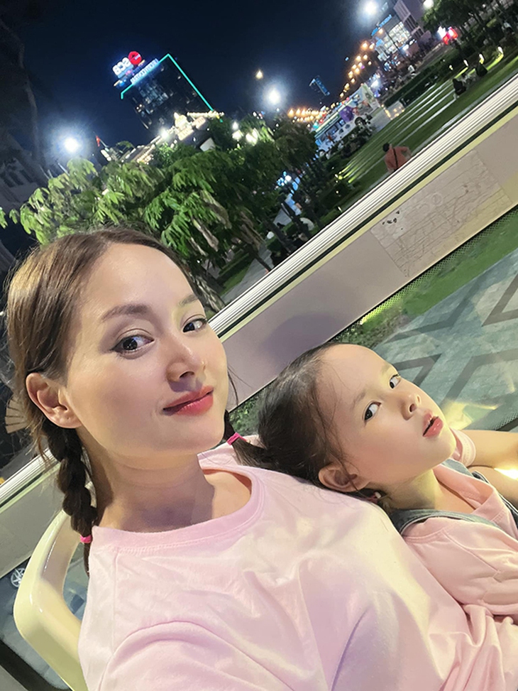 Ảnh vui sao Việt 1-1: Vợ chồng Hồ Ngọc Hà - Kim Lý mong năm 2023 nhiều thuận lợi - Ảnh 10.