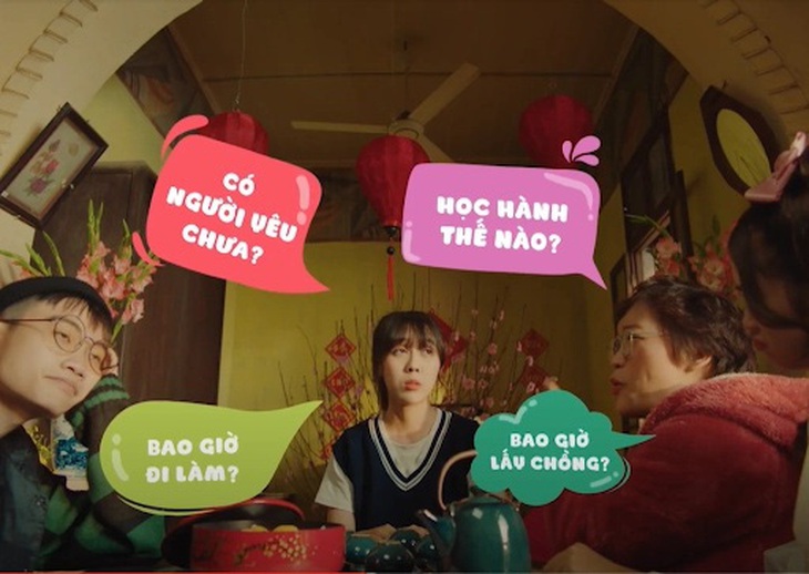 Hoàng Thùy Linh tặng bánh chưng Tết cho crush để nhận cái kết bất ngờ - Ảnh 1.