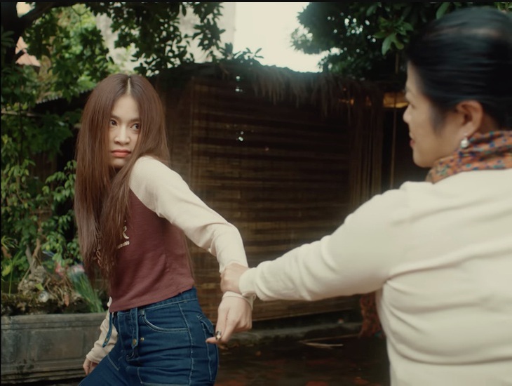 Hoàng Thùy Linh tặng bánh chưng Tết cho crush để nhận cái kết bất ngờ - Ảnh 2.