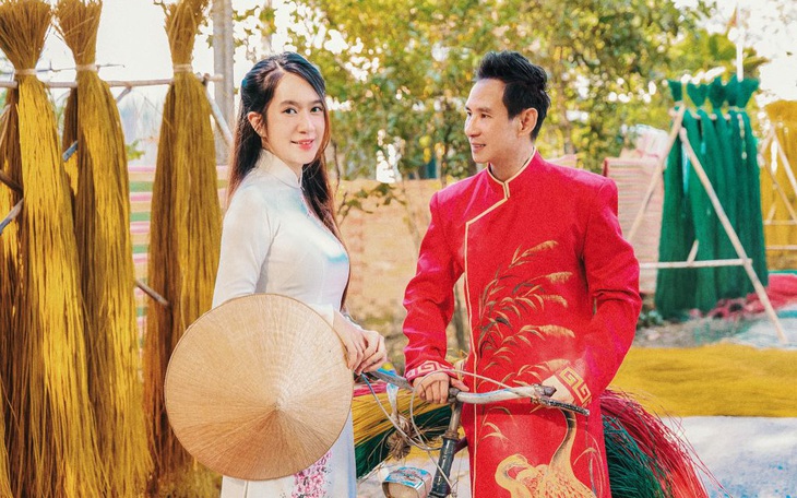 Bộ ảnh đón Tết 2023 không đụng hàng của Lý Hải - Minh Hà