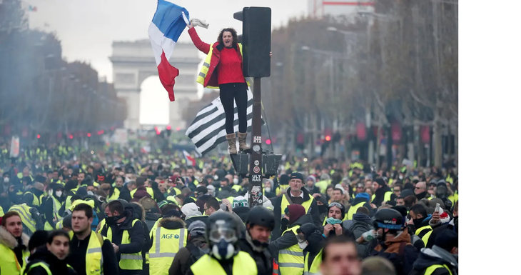 Những ngày đầu năm lộn xộn - Ảnh 2.