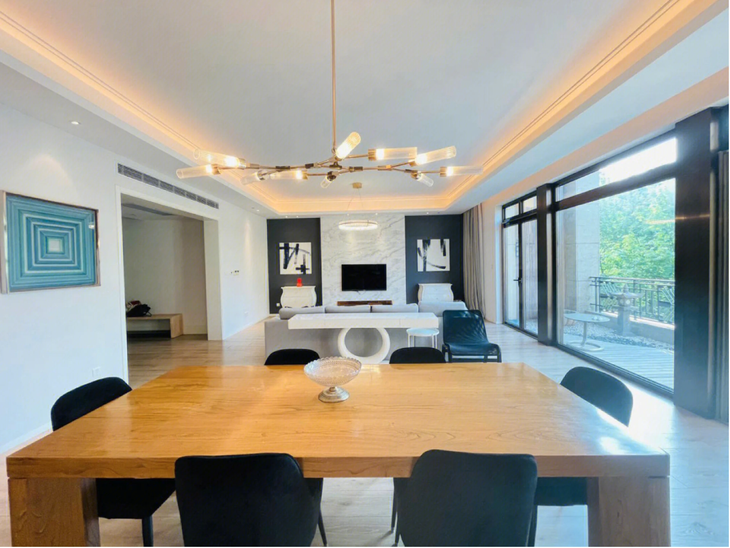 Bên trong ngôi nhà bạc tỉ của vợ chồng Thái Thiếu Phân - Trương Tấn - Ảnh 5.