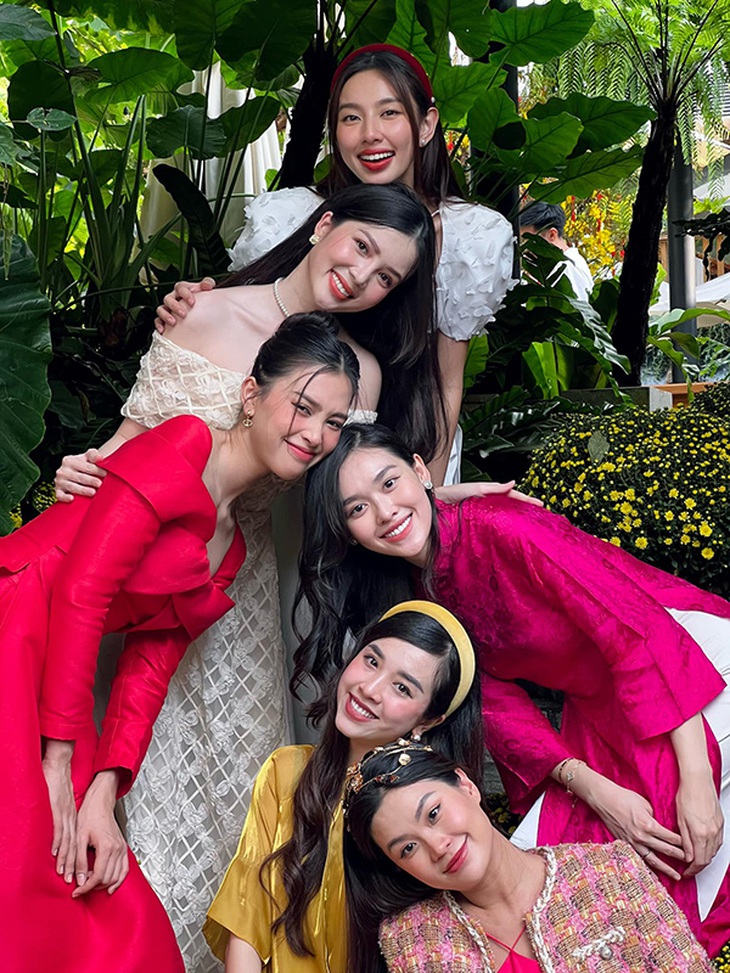 Màn đọ sắc mười phân vẹn mười của hội bạn thân trong showbiz Việt - Ảnh 4.