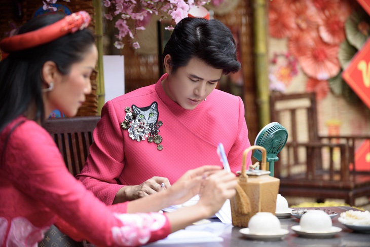 HHen Niê, MC Vũ Mạnh Cường từng nhận lì xì một cách kỳ lạ ngày Tết - Ảnh 6.