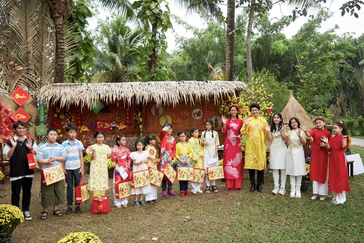 HHen Niê, MC Vũ Mạnh Cường từng nhận lì xì một cách kỳ lạ ngày Tết - Ảnh 7.