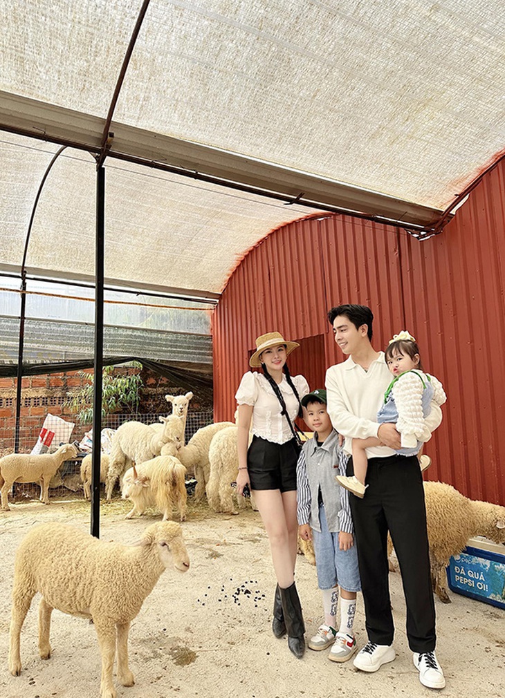 Ảnh vui sao Việt 25-1: Đại Nghĩa đọ sắc bên mai vàng - Ảnh 8.