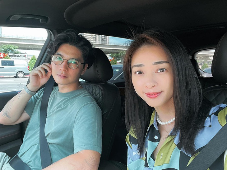 Ảnh vui sao Việt 30-1: Ngọc Trinh nhí nhảnh bên cháu gái - Ảnh 4.