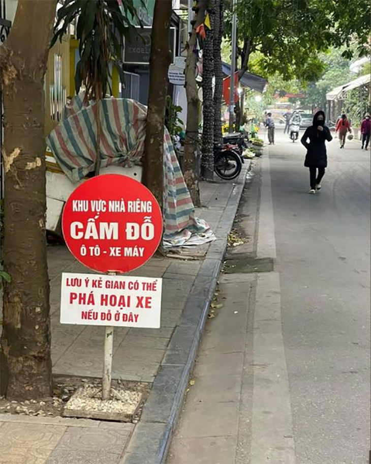 Ảnh vui 31-1: Gia chủ tốt bụng cảnh báo kẻ gian phá hoại xe - Ảnh 1.