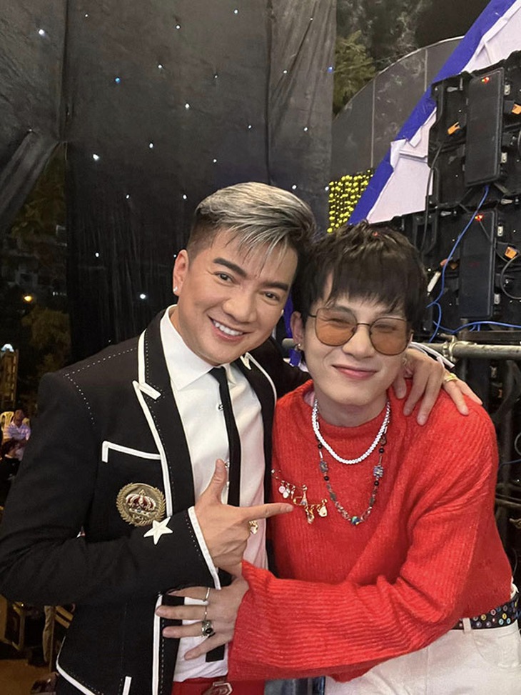 Ảnh vui sao Việt 5-1: Đàm Vĩnh Hưng sững người khi Jack gọi chú - Ảnh 1.