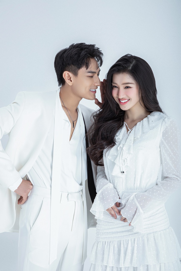 Isaac, Phương Nhi khiến netizen xốn xang trong bộ ảnh chào năm mới - Ảnh 6.