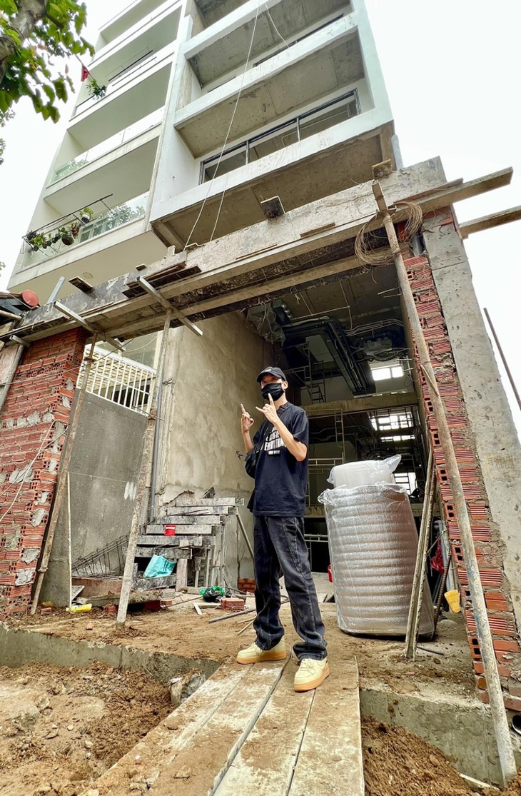 JustaTee khoe cơ ngơi hoành tráng 5 tầng lầu sắp hoàn thiện