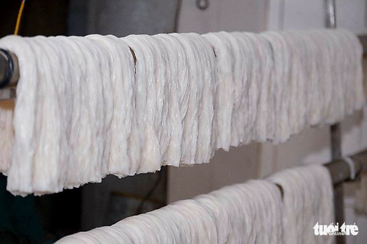 Bát phở Vân Cù có bí quyết làm bánh phở thơm ngon độc đáo - Ảnh: NAM TRẦN