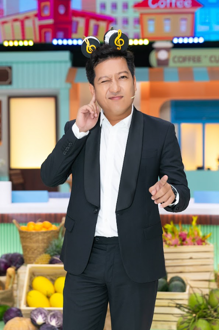 MC - diễn viên Trường Giang được biết đến là một trong những "MC quốc dân", anh có mặt ở hầu hết các chương trình truyền hình thực tế nổi tiếng nhất thời điểm hiện tại.