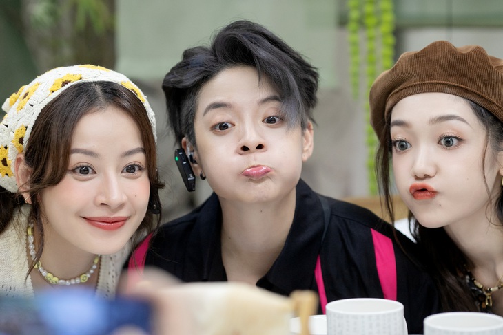 Chi Pu xuất sắc giành thêm 3 huy chương, thành công trong việc làm gián điệp với Amber