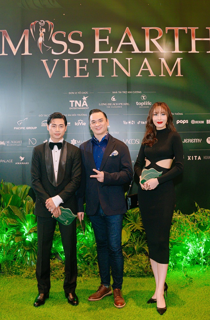 Chuyên gia trang điểm Lợi Trần, diễn viên Đức Hải và Diệu Ngọc