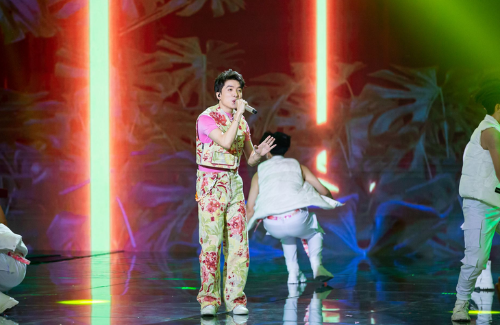 Mỹ Tâm đã không giấu được sự phấn khích dành cho tiết mục của Xuân Định vì quá thú vị.