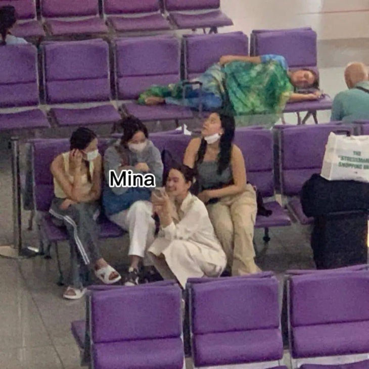 Lisa khép lại chuyến đi tới TP.HCM sau một ngày dài mua sắm