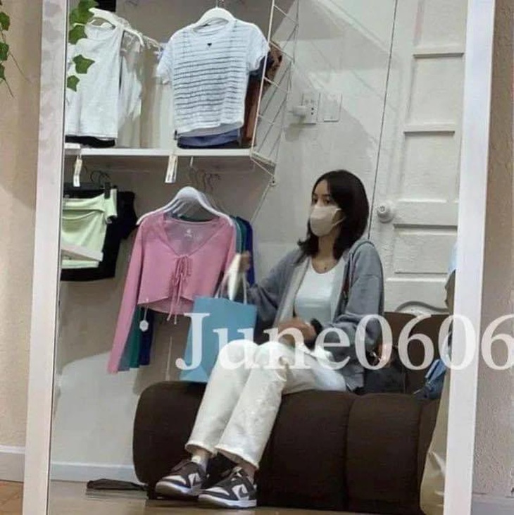 Loạt ảnh Lisa dạo phố mua sắm tại Sài Gòn gây sốt cõi mạng Việt - Ảnh 4.