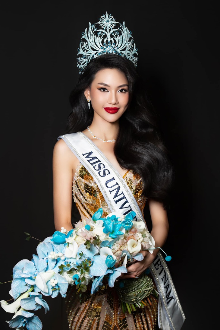 Danh hiệu tân Miss Universe Vietnam của Bùi Quỳnh Hoa bị nhận "gạch đá"