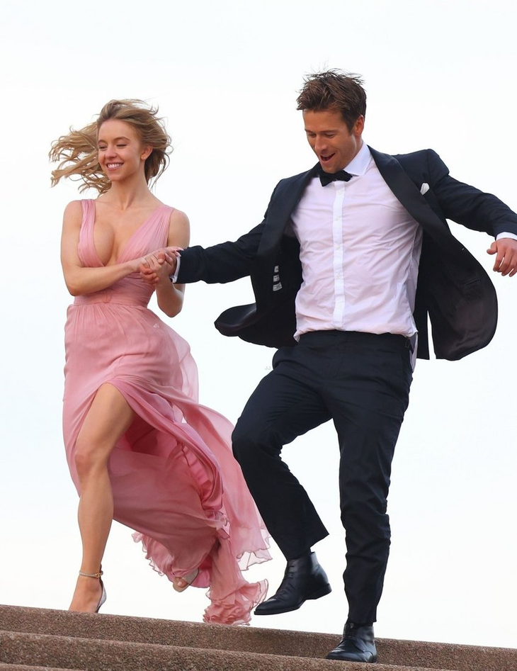 Sydney Sweeney và Glen Powell hừa hẹn sẽ bùng nổ bởi chemistry đáng yêu, hài hước và “tình bể bình” trong từng phân cảnh