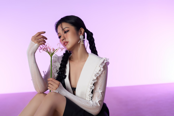 Lần đầu tiên Suni Hạ Linh tự lên ý tưởng để sản xuất một bộ ảnh thời trang cho cả gia đình nhân dịp sinh nhật của cô