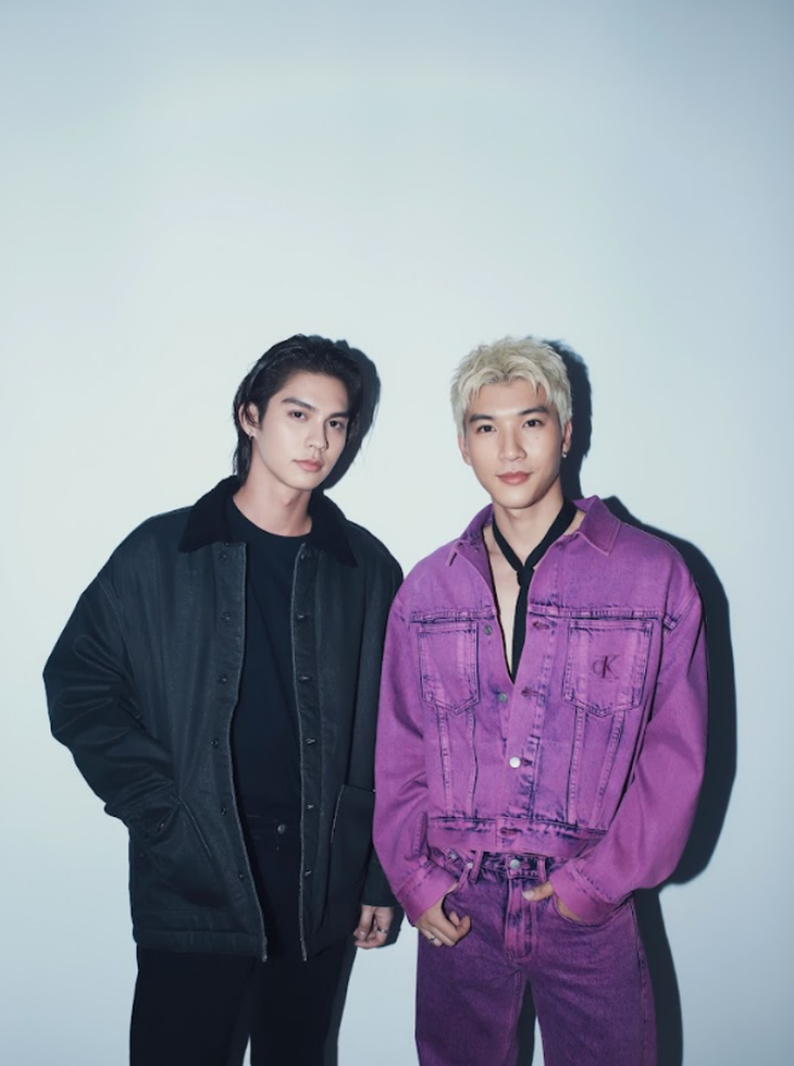 Bright Vachirawit và HIEUTHUHAI chung khung hình.