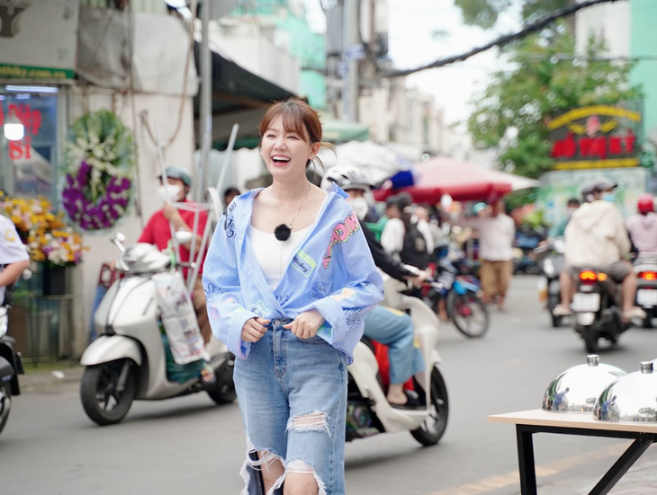 Hari Won trở thành “bách khoa Việt Nam” trong chương trình của Đài SBS (Hàn Quốc).