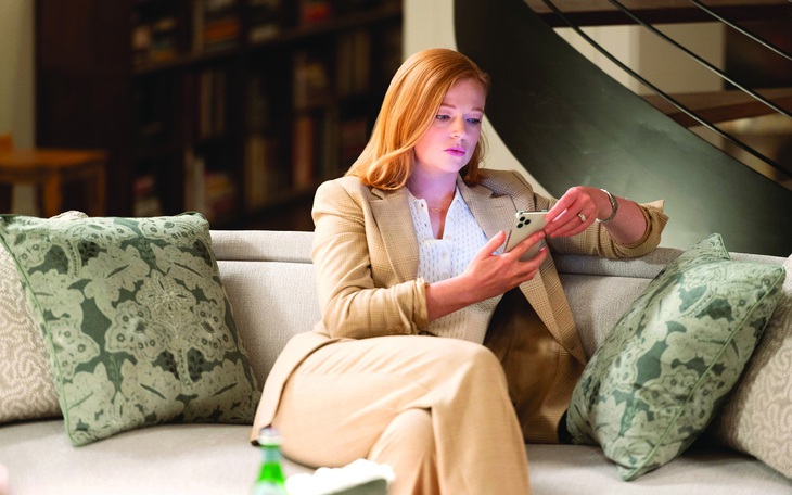 Shiv Roy (Sarah Ruth đóng) trong Succession. Ảnh: HBO