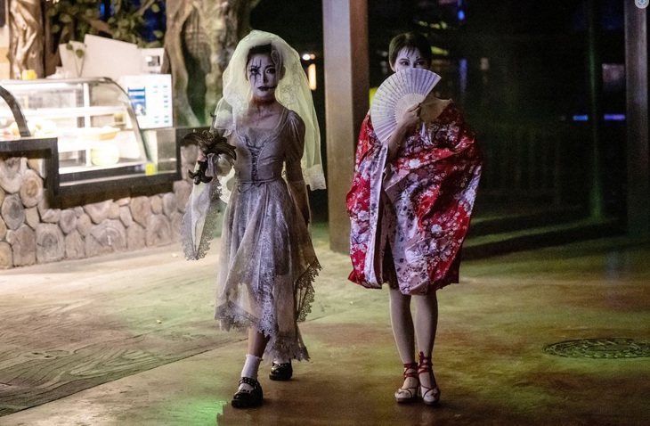 Hóa trang kinh dị mỗi dịp Halloween đã trở thành sở thích của nhiều bạn trẻ